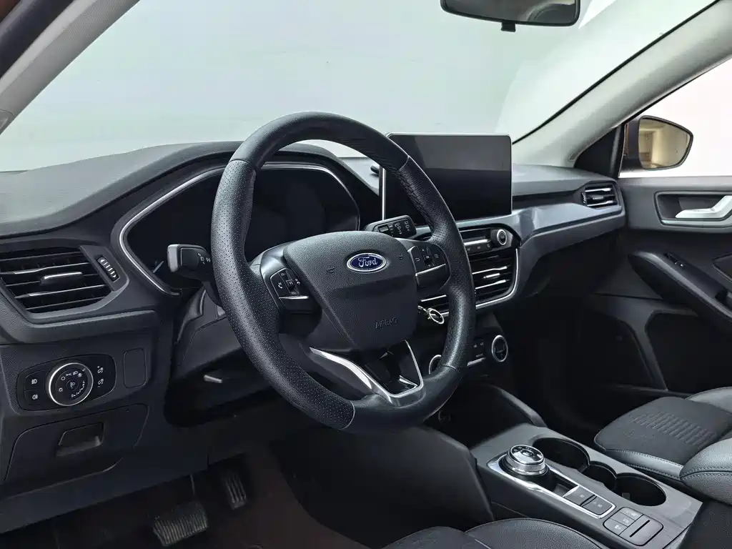 Ford Focus Active 2020 — фото 17
