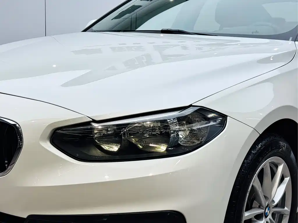 BMW 1 Series 2017 — фото 22