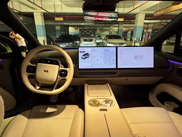 Li Auto i6 2025