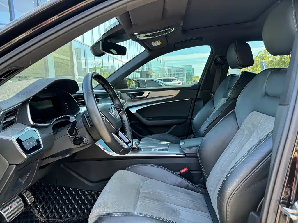 Audi A6L 2022