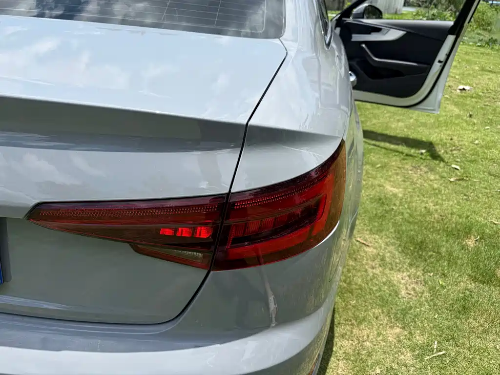 Audi A4L 2019 — фото 16