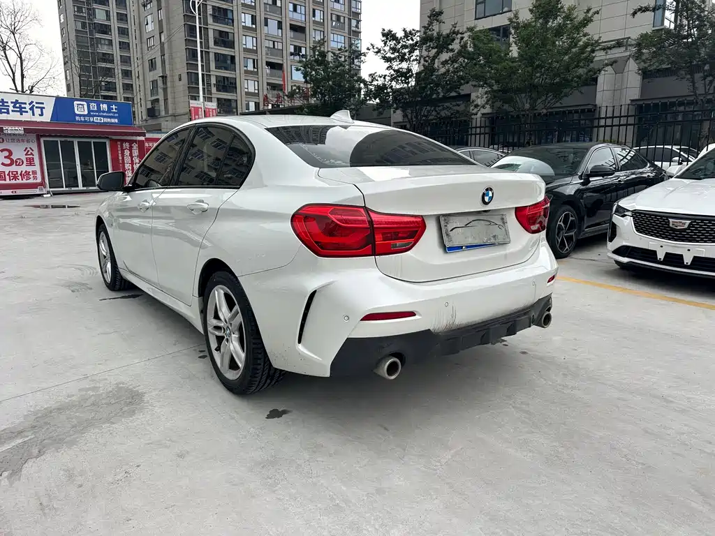 BMW 1 Series 2020 — фото 19