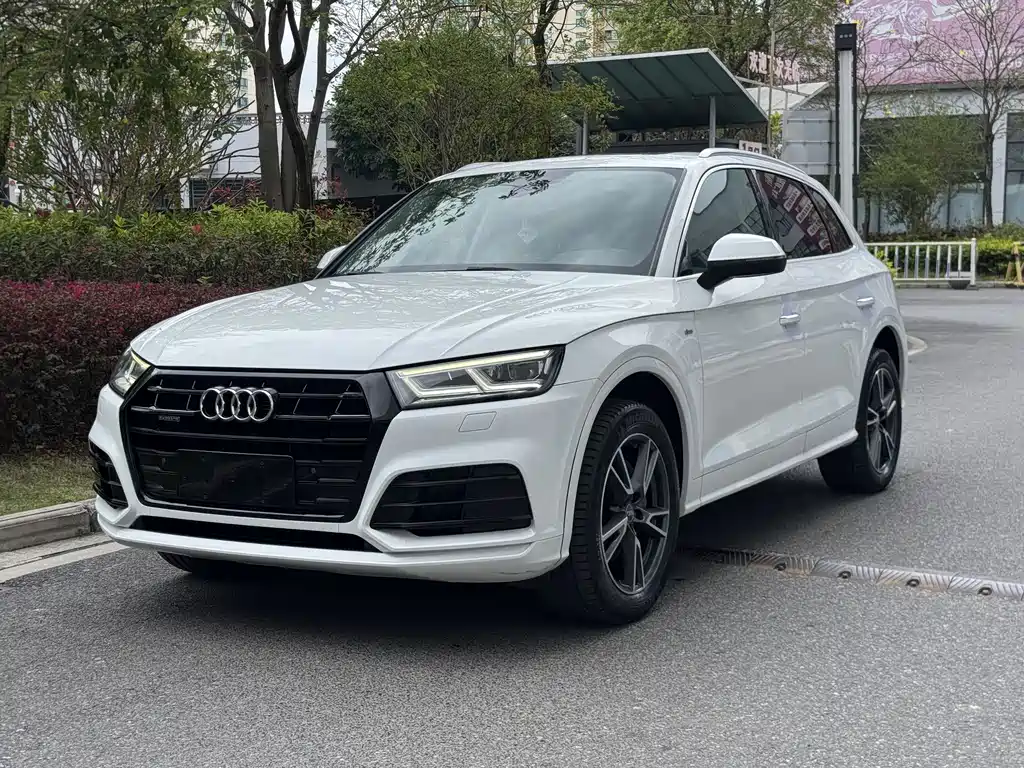 Audi Q5L 2018 — фото 1