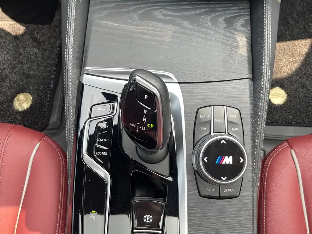 BMW 5 Series 2022 — фото 11