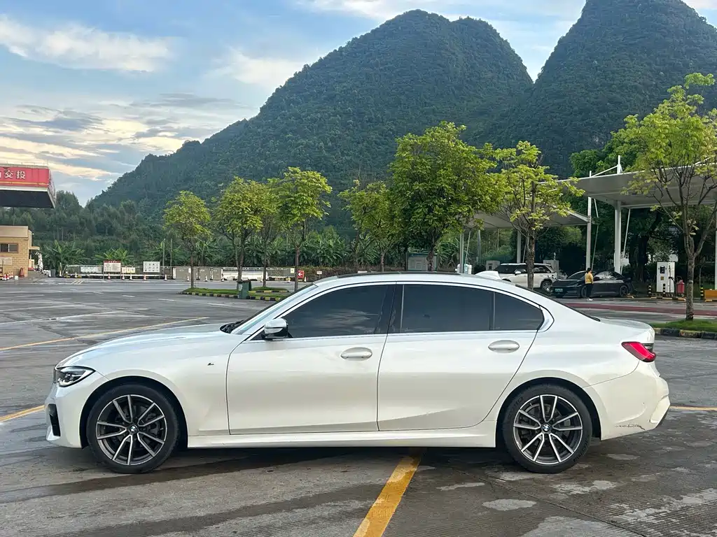 BMW 3 Series 2021