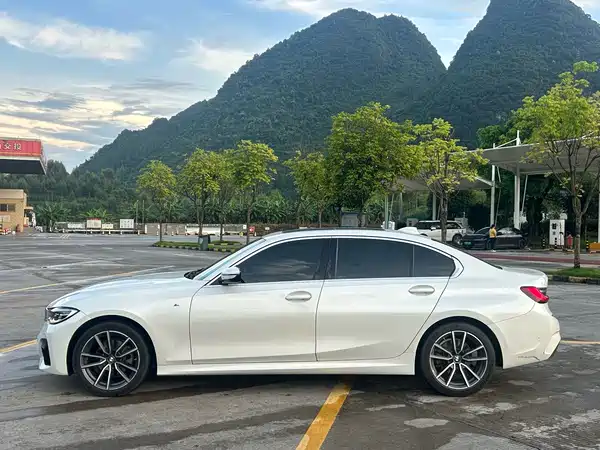 BMW 3 Series 2021
