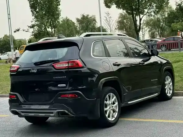 Jeep Cherokee 2016
