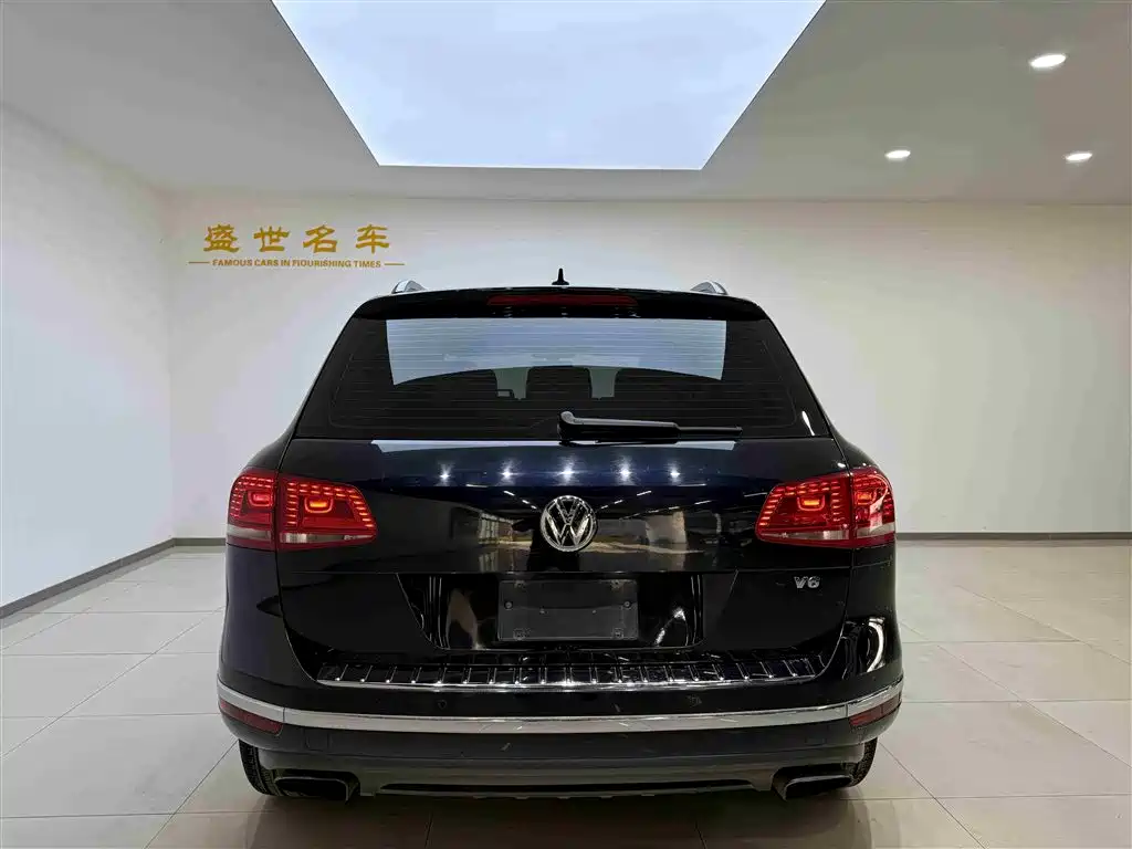 Volkswagen Touareg 2017 — фото 21