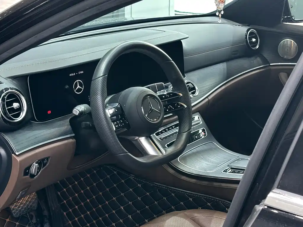 Mercedes-Benz E-Class 2022 — фото 4