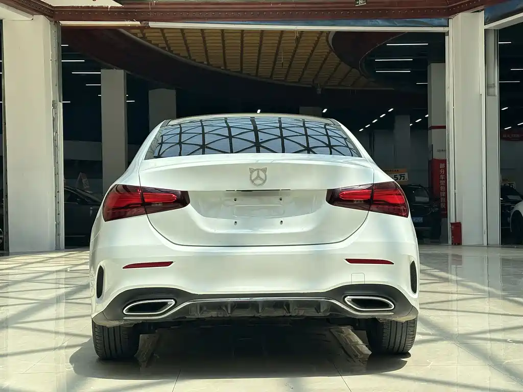 Mercedes-Benz A-Class 2024 — фото 8