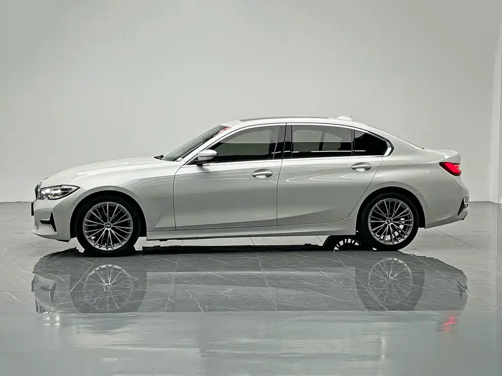 BMW 3 Series 2019 — фото 14