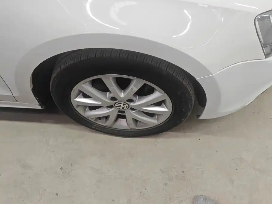 Volkswagen Sagitar 2013
