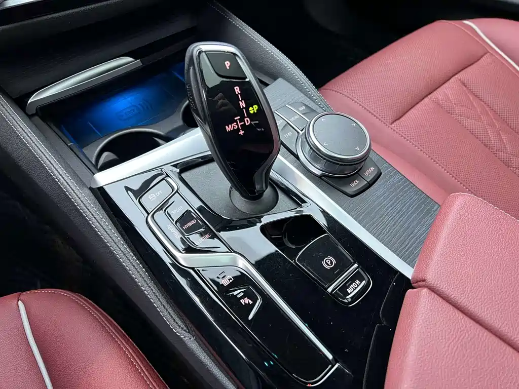 BMW 5 Series New Energy 2024 — фото 9