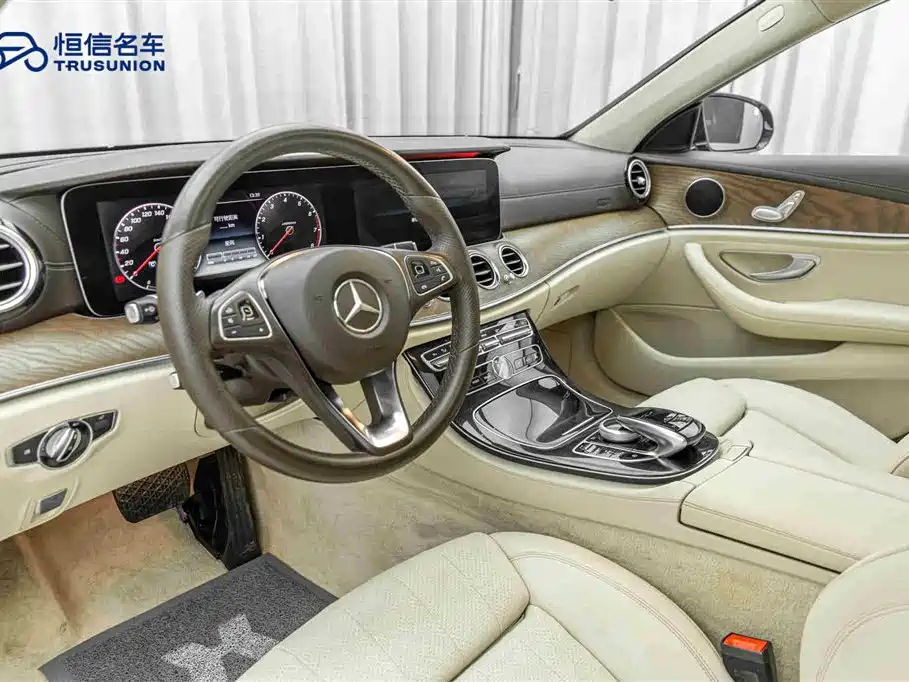 Mercedes-Benz E-Class 2017 — фото 12