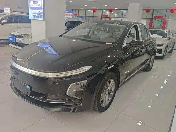 Hongqi E-QM5 2026
