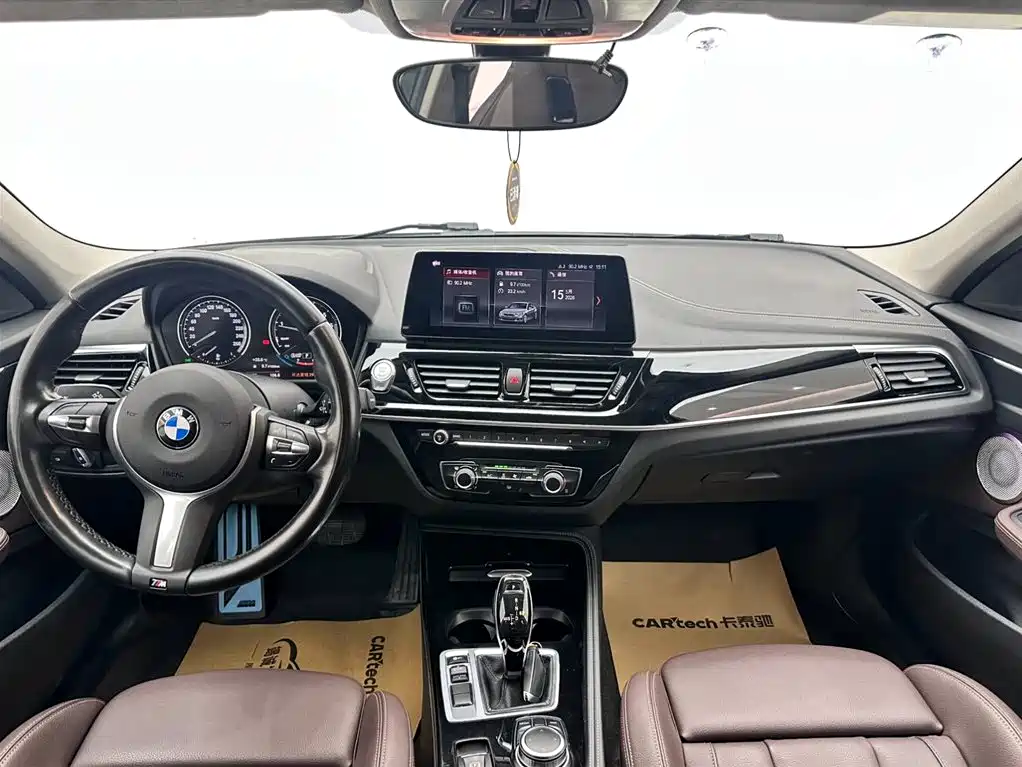 BMW 1 Series 2022 — фото 10