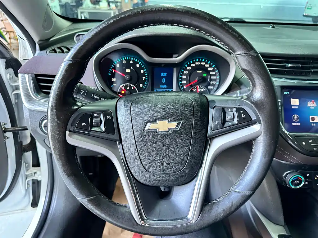 Chevrolet Malibu 2018 — фото 14