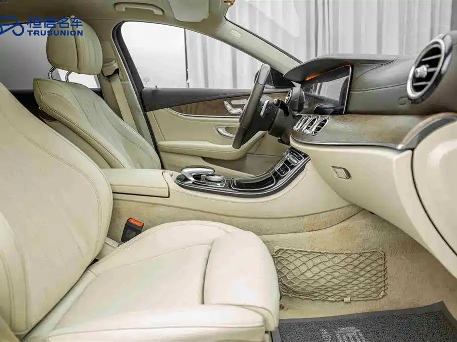 Mercedes-Benz E-Class 2017 — фото 15