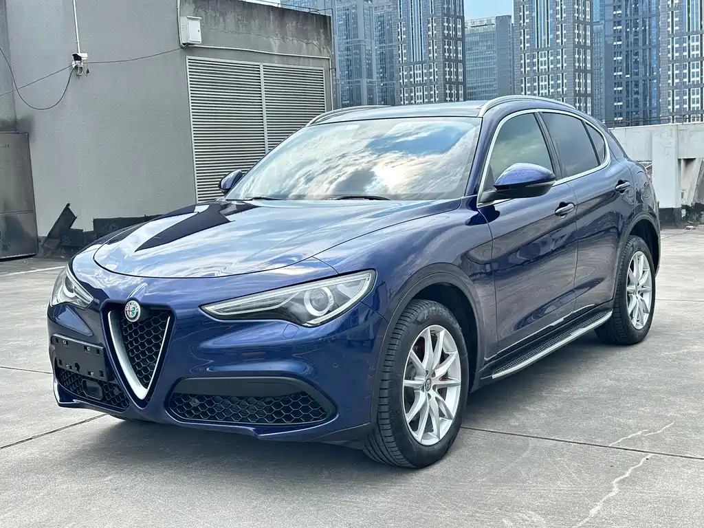 Alfa Romeo Stelvio 2018 — фото 1