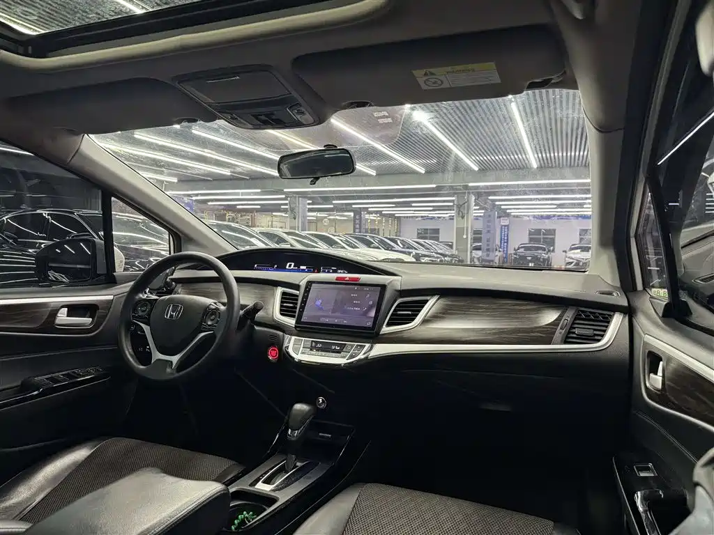 Honda Jade 2017 — фото 10