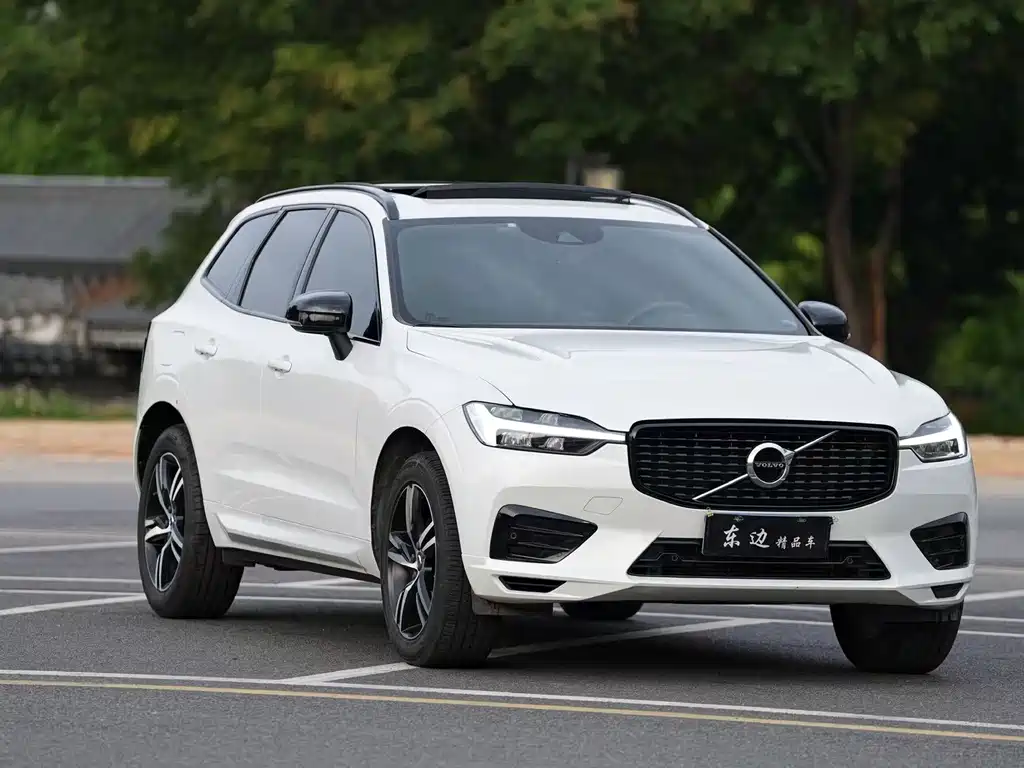 Volvo XC60 2021 — фото 10