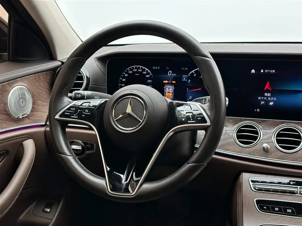 Mercedes-Benz E-Class 2023 — фото 12