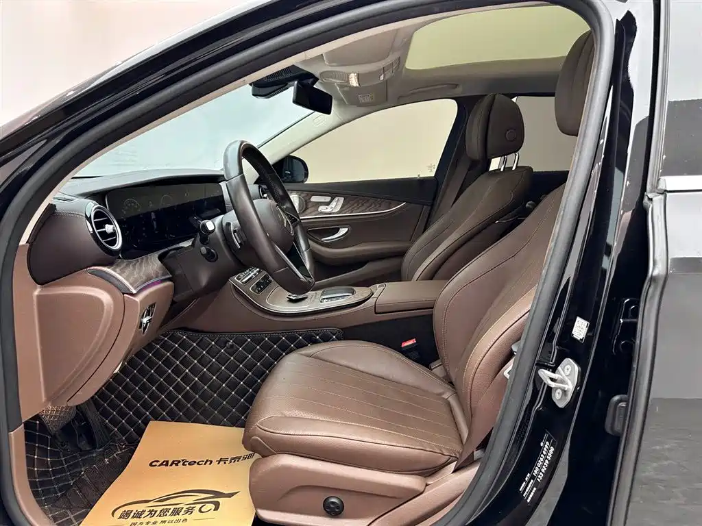 Mercedes-Benz E-Class 2023 — фото 8