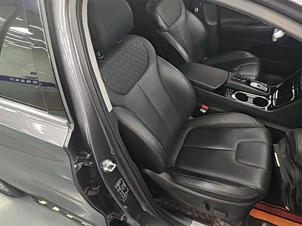 Hyundai Santa Fe 2019 — фото 25