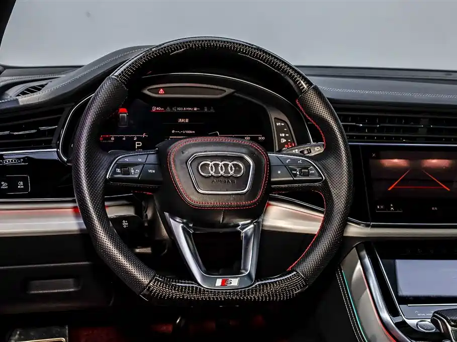 Audi Q8 2020 — фото 25