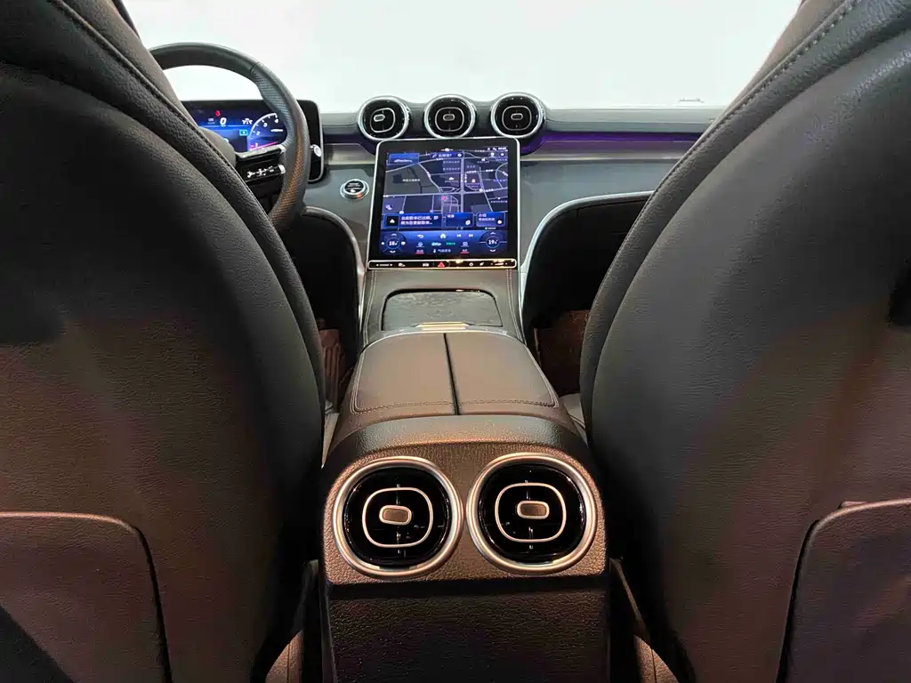 Mercedes-Benz C-Class 2024 — фото 15
