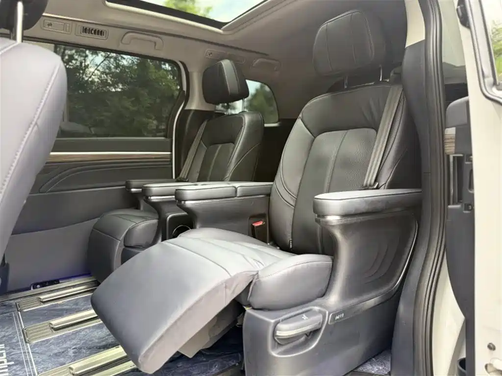 GAC Motor Trumpchi M8 2022 — фото 25