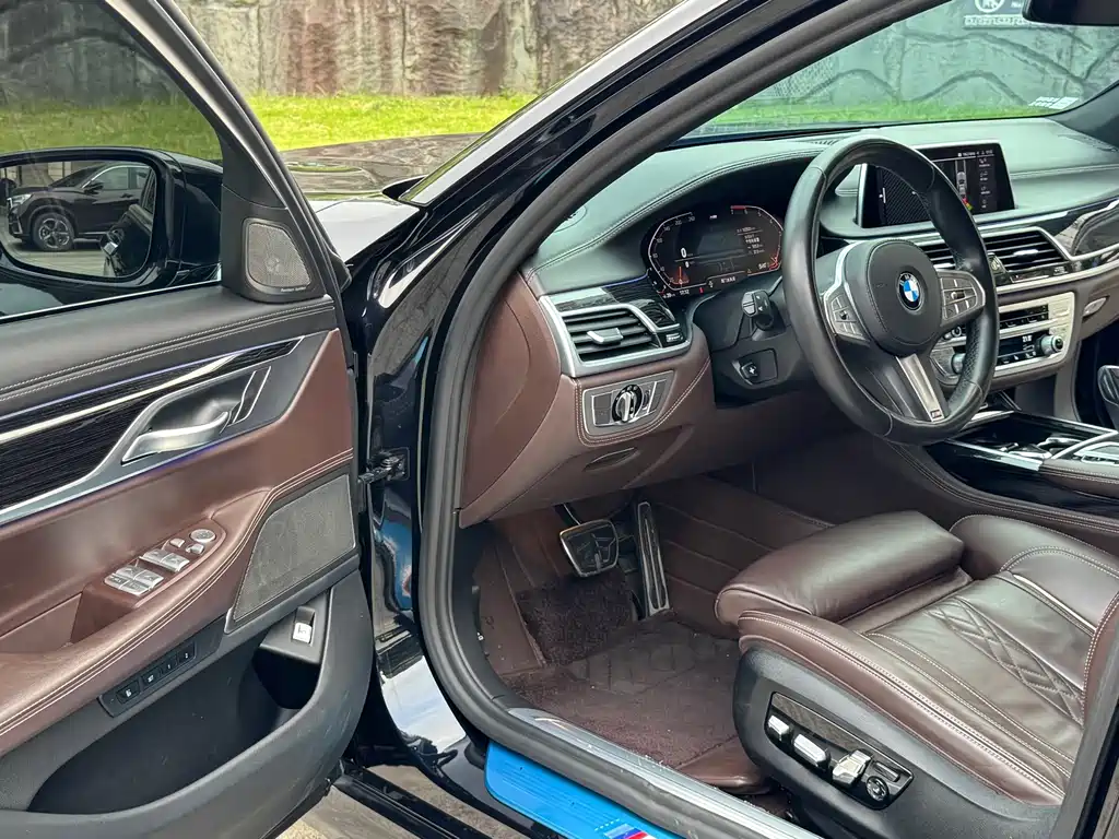 BMW 7 Series 2021 — фото 6