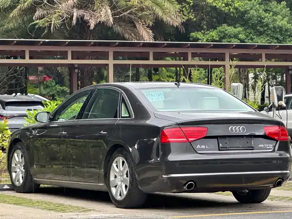 Audi A8 2013