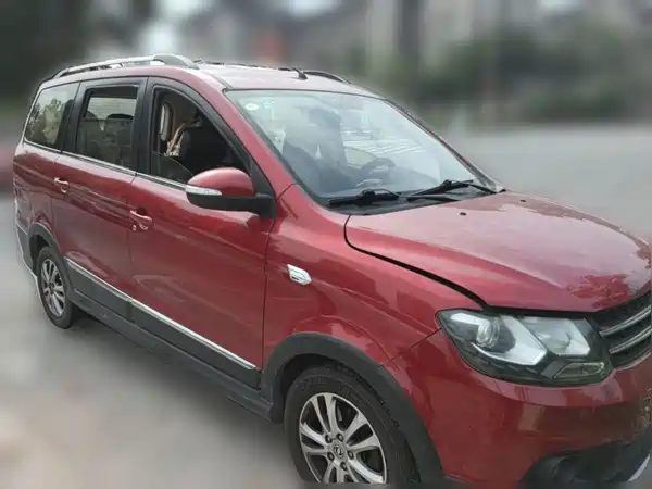 Dongfeng Fengguang 360 2015