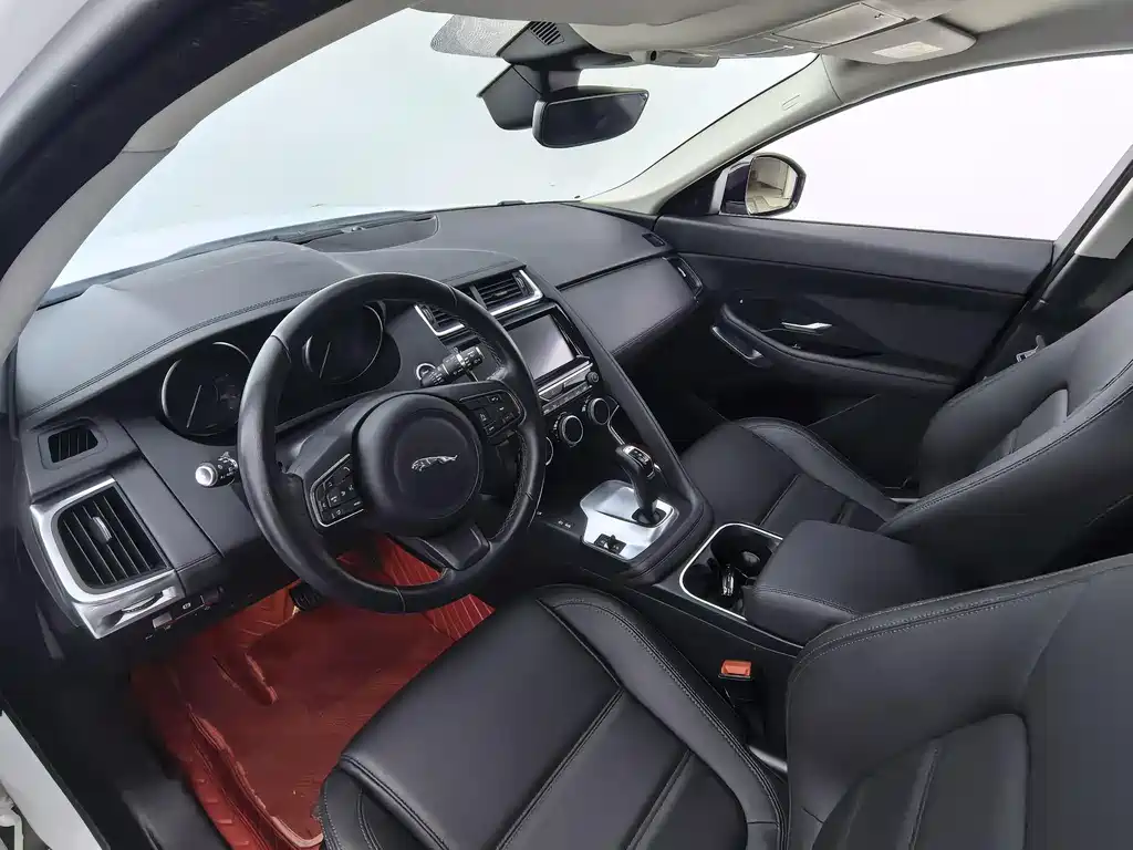 Jaguar E-PACE 2021 — фото 25