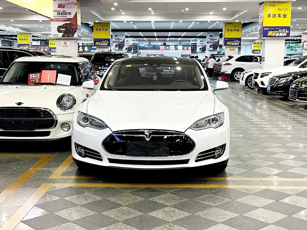 Tesla Model S 2015 — фото 2