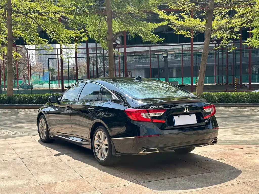Honda Accord 2021 — фото 19