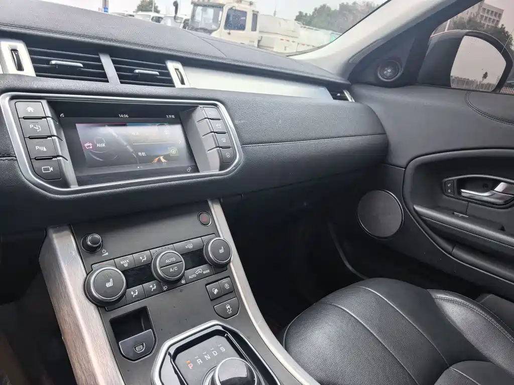 Land Rover Range Rover Evoque 2018 — фото 9
