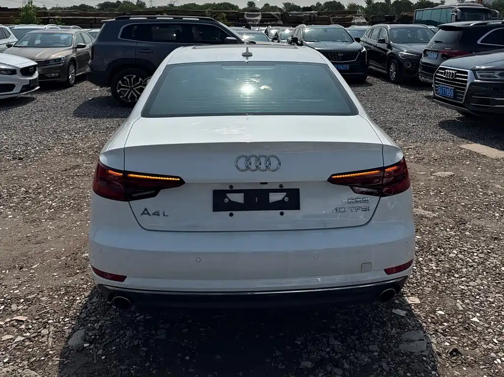 Audi A4L 2017