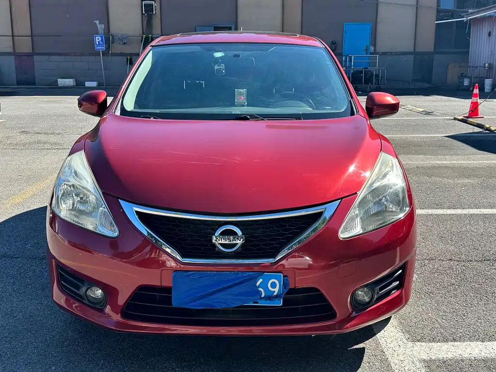 Nissan Tiida 2014