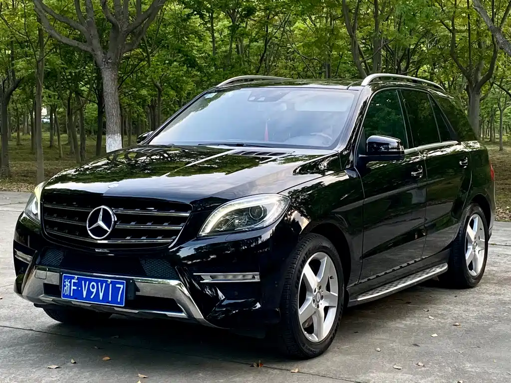 Mercedes-Benz M-Class 2012 — фото 1