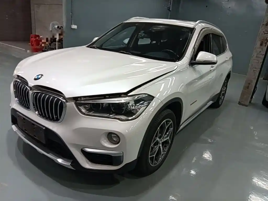 BMW X1 2018 — фото 1