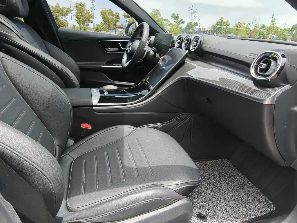 Mercedes-Benz C-Class 2023 — фото 16