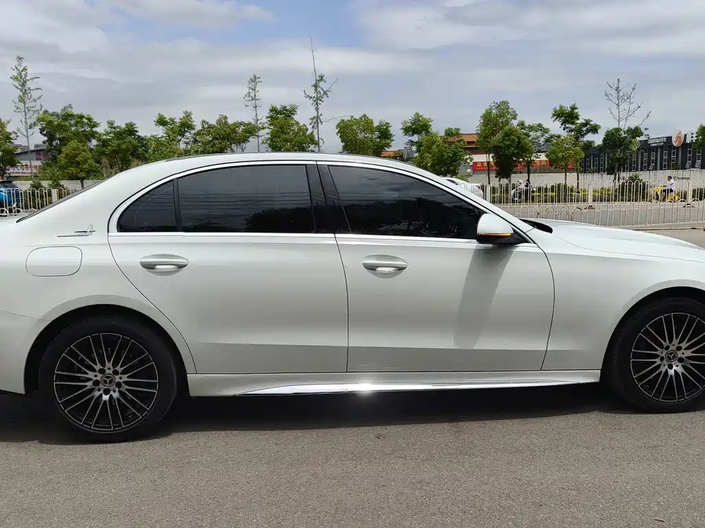 Mercedes-Benz C-Class 2023 — фото 19