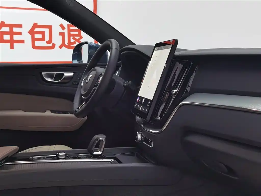 Volvo XC60 2025 — фото 22