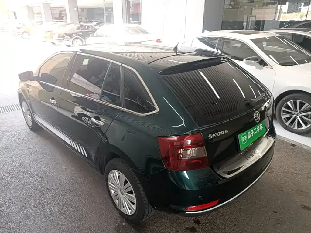 Skoda Rapid Spaceback 2018 — фото 5
