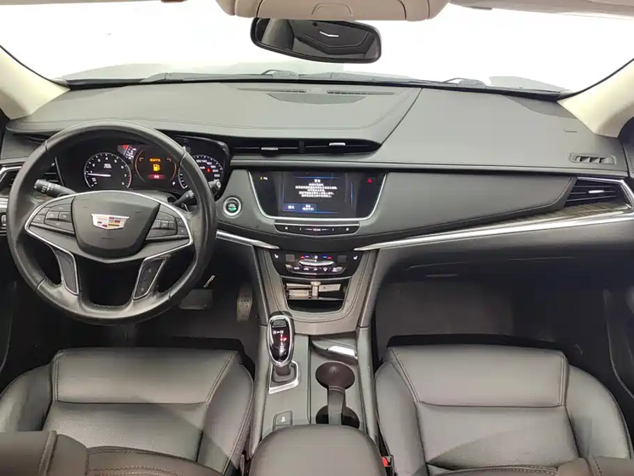 Cadillac XT5 2018 — фото 12