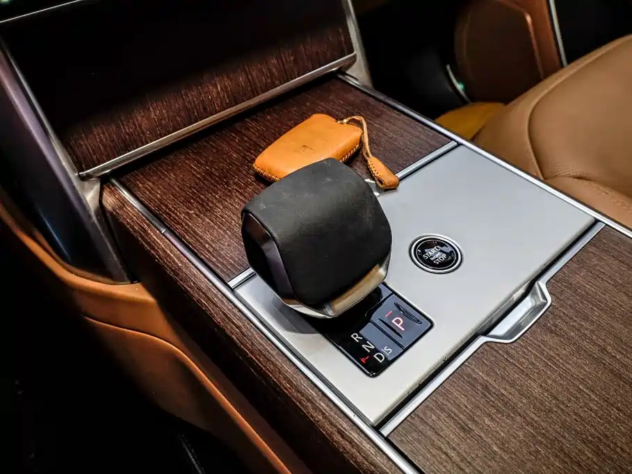 Land Rover Range Rover 2025 — фото 20