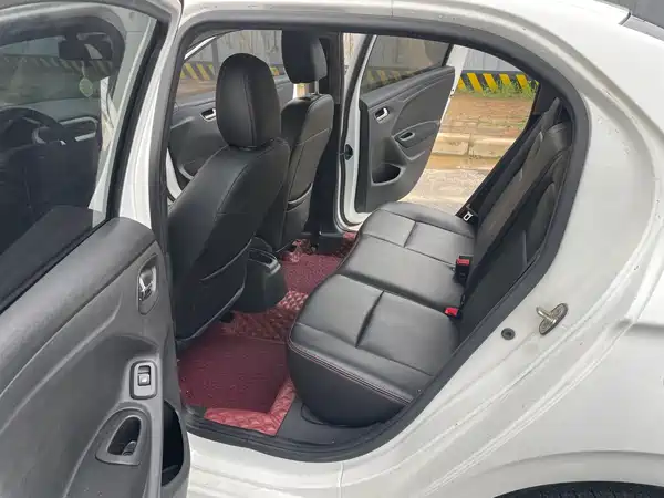 Peugeot 301 2016