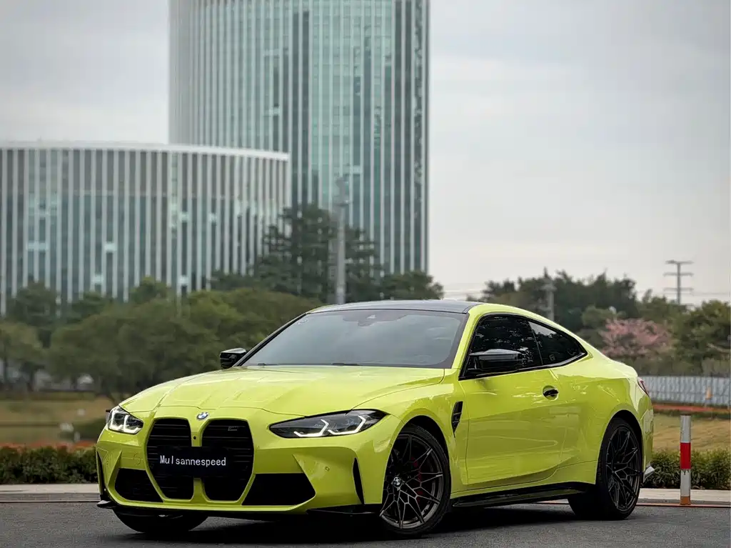 BMW M4 2022 — фото 1